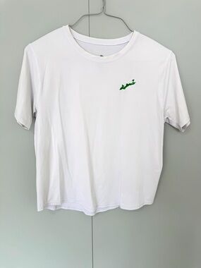 BLOQUV Women’s UPF 50+ Sun Protection Fishers Island Club Short Sleeve Tee